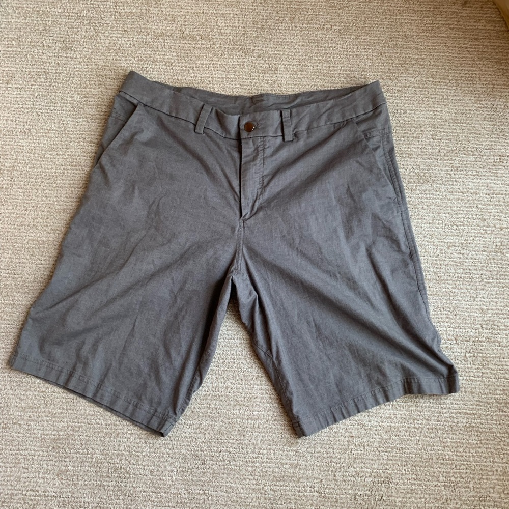 mens grey lululemon shorts